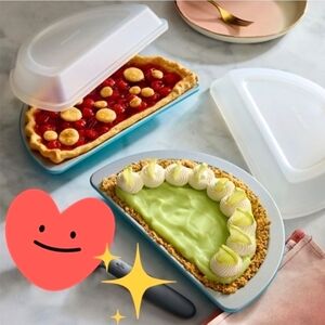 Pampered Chef Hald Pie Pan Set.